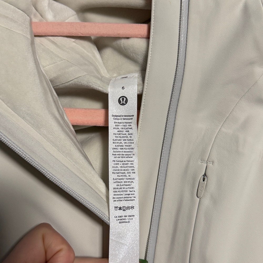 Lululemon Athletica Women's cross chill jacket - Picture 3 of 3